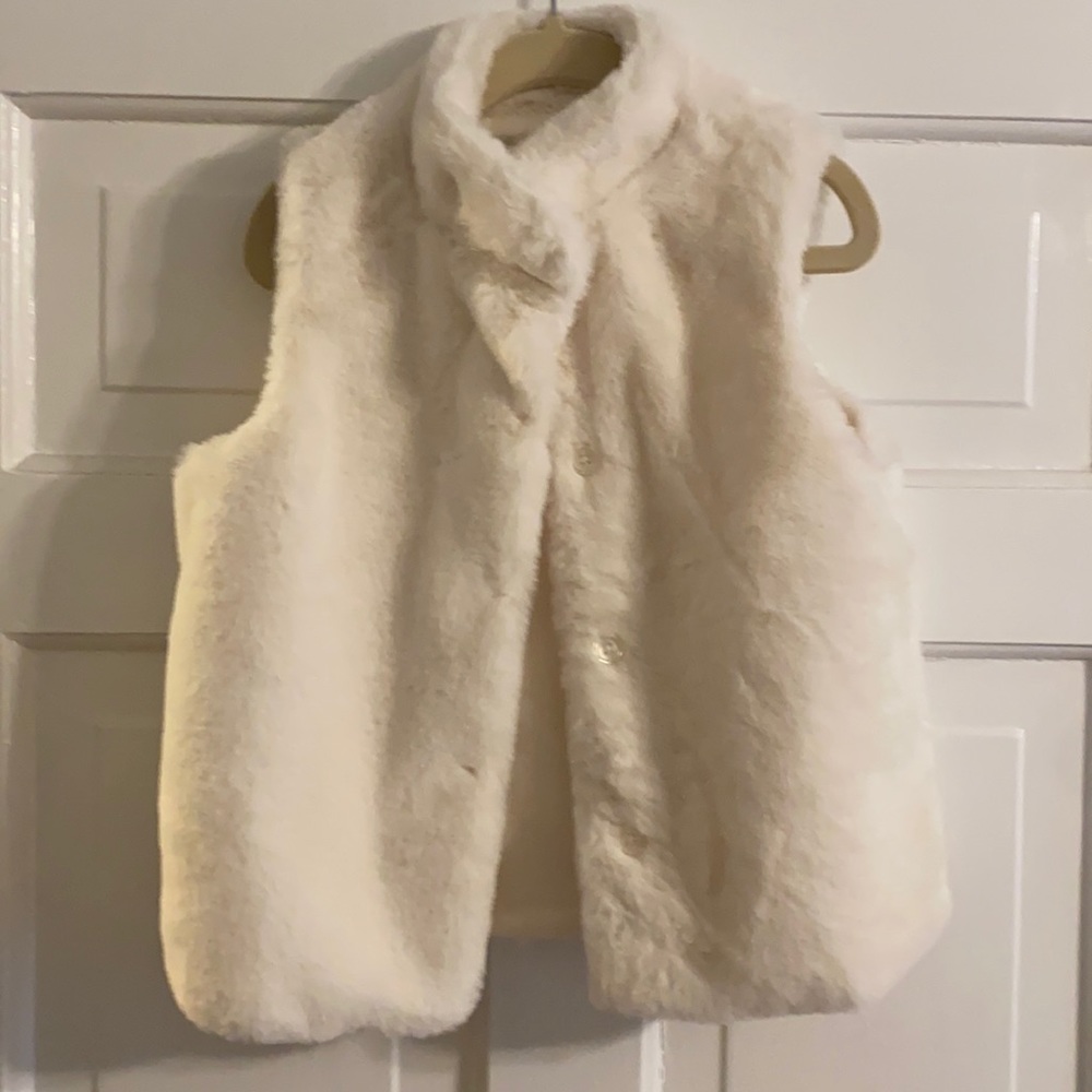 Faux fur vest size 5